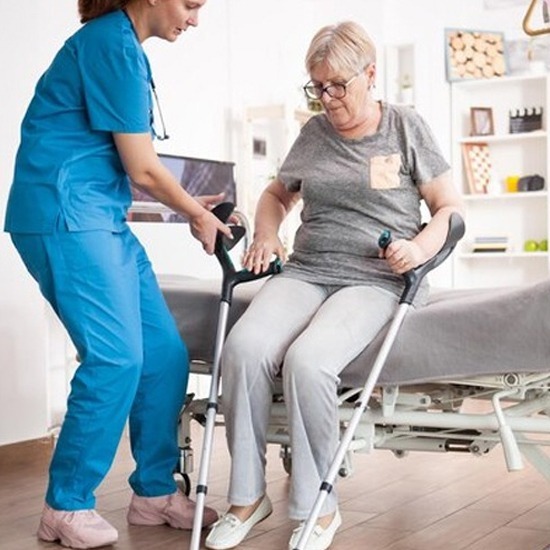 หาคนดูแลผู้ป่วยรายวัน รายเดือน แบบพักค้าง